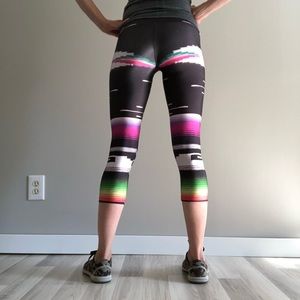 Goldsheep Black Serape, Capri leggings, xs